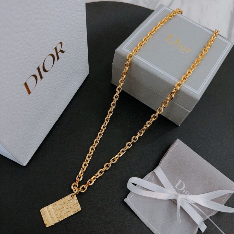 chr1st1an D10r necklaces